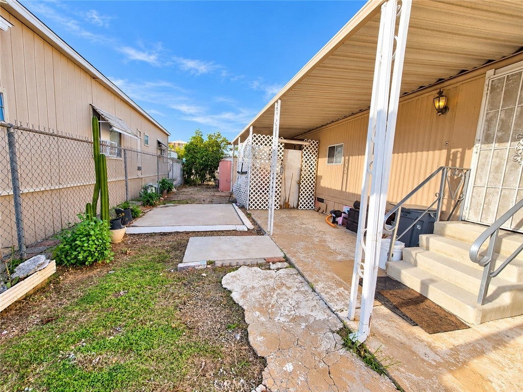 185 N Eucalyptus 12