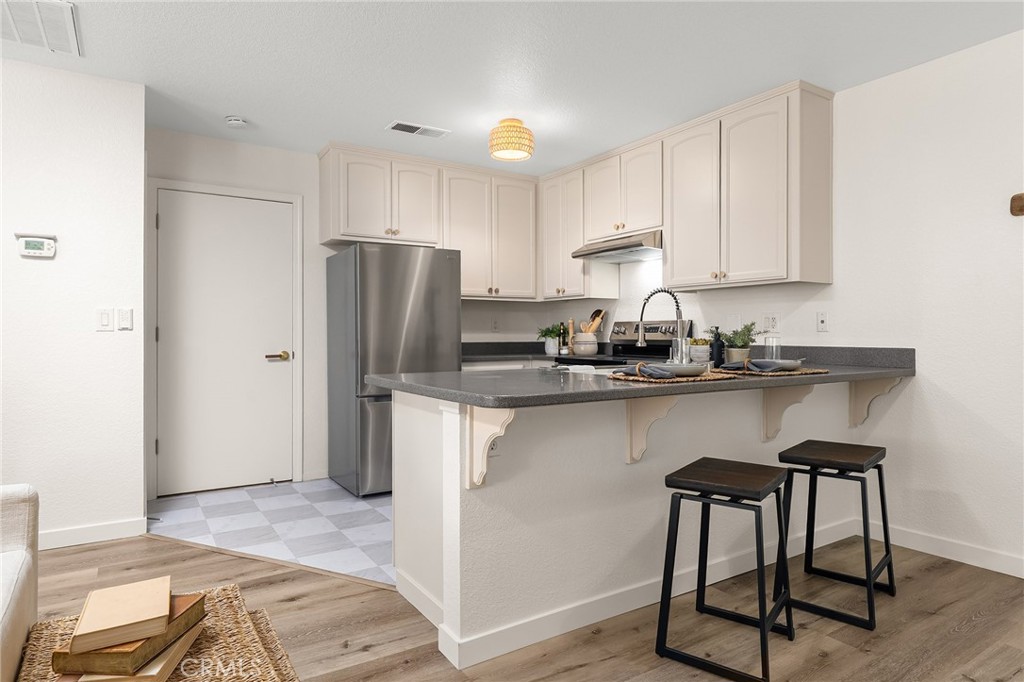 1125 Sheridan Avenue 28