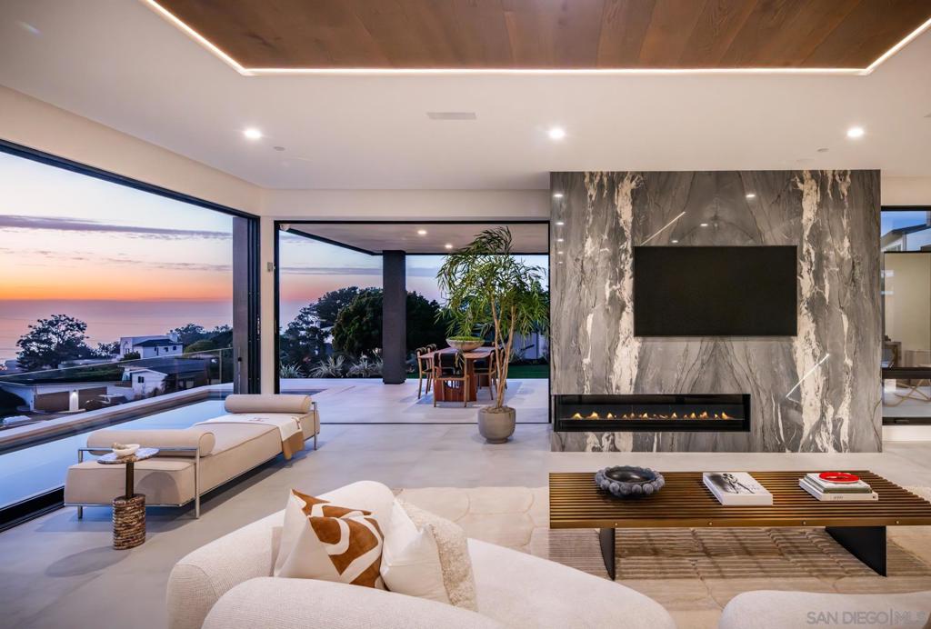 Del Mar - Residential