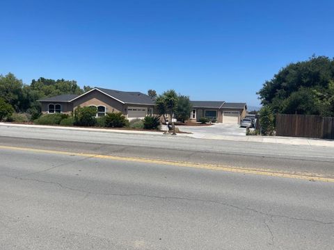 Photo of 1360 Santa Ana Road, Hollister, CA 95023 (MLS # ML82047570)