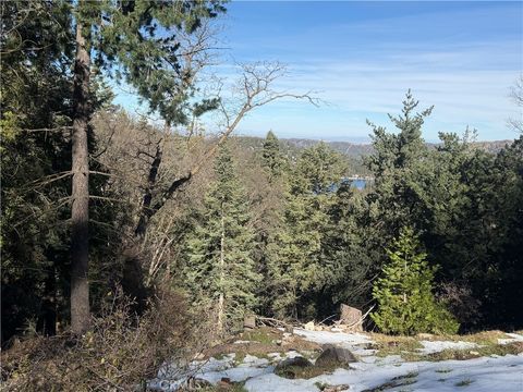 Photo of 24989 Highland Dr, Crestline, CA 92325 (MLS # IG26036112)