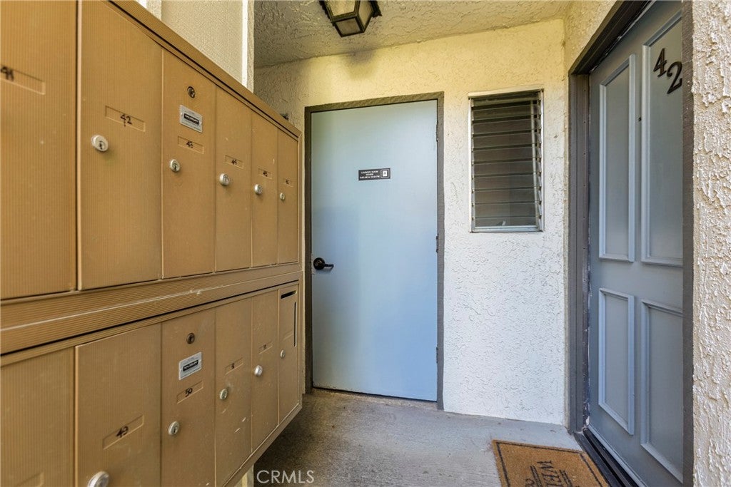 1346 E Hillcrest 42