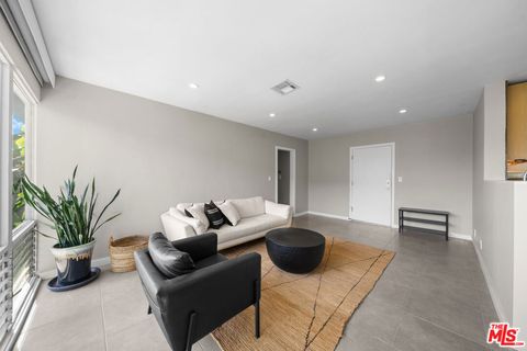 Photo of 1145 Larrabee Street #19, West Hollywood, CA 90069 (MLS # 26644611)