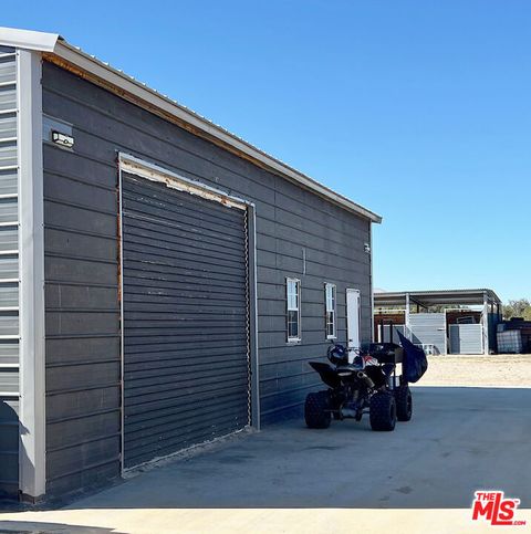 Photo of 200 Avenue Y 8, Llano, CA 93544 (MLS # 26660401)