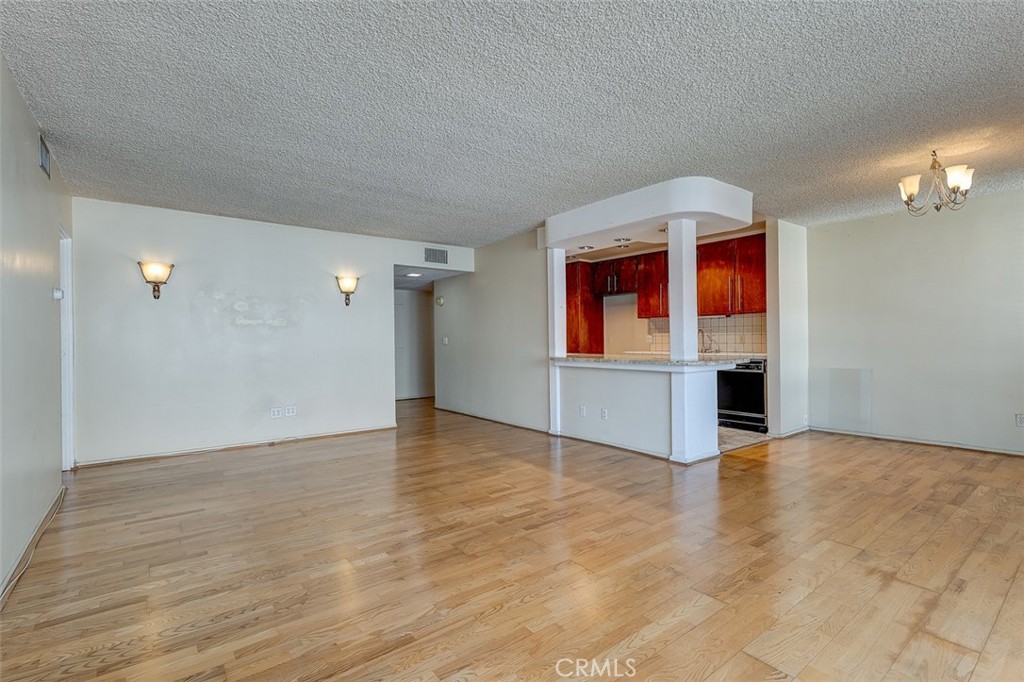 5454 Zelzah Avenue 215