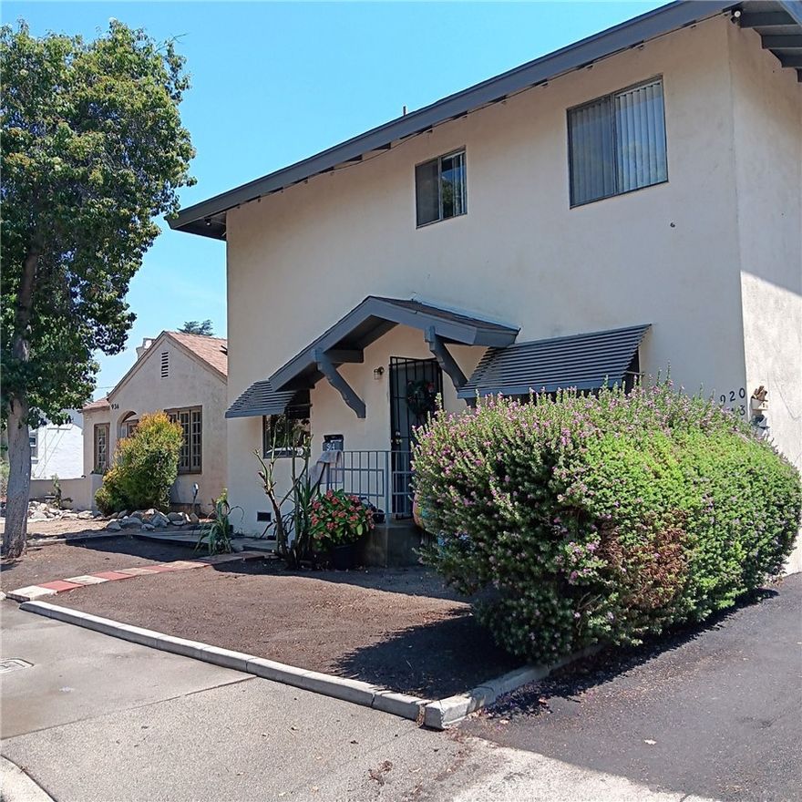 Newly updated studio located in Lincoln Park historic district in Pomona! Close to colleges/schools. 



The studio comes with a stove, refrigerator, countertop bar with two stools (remodeled kitchenette). The living room and sleeping area are combined in one space with a closet. There is a full bathroom. Parking space located in the back of the property. Utilities included. No pets. 



Entrance to the studio is on the first floor in the back of the property/building.