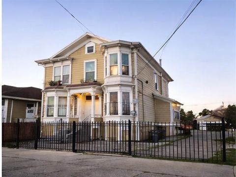 Photo of 874 Isabella St St, Oakland, CA 94607 (MLS # 41119964)