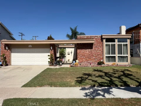 MLS: OC26216455