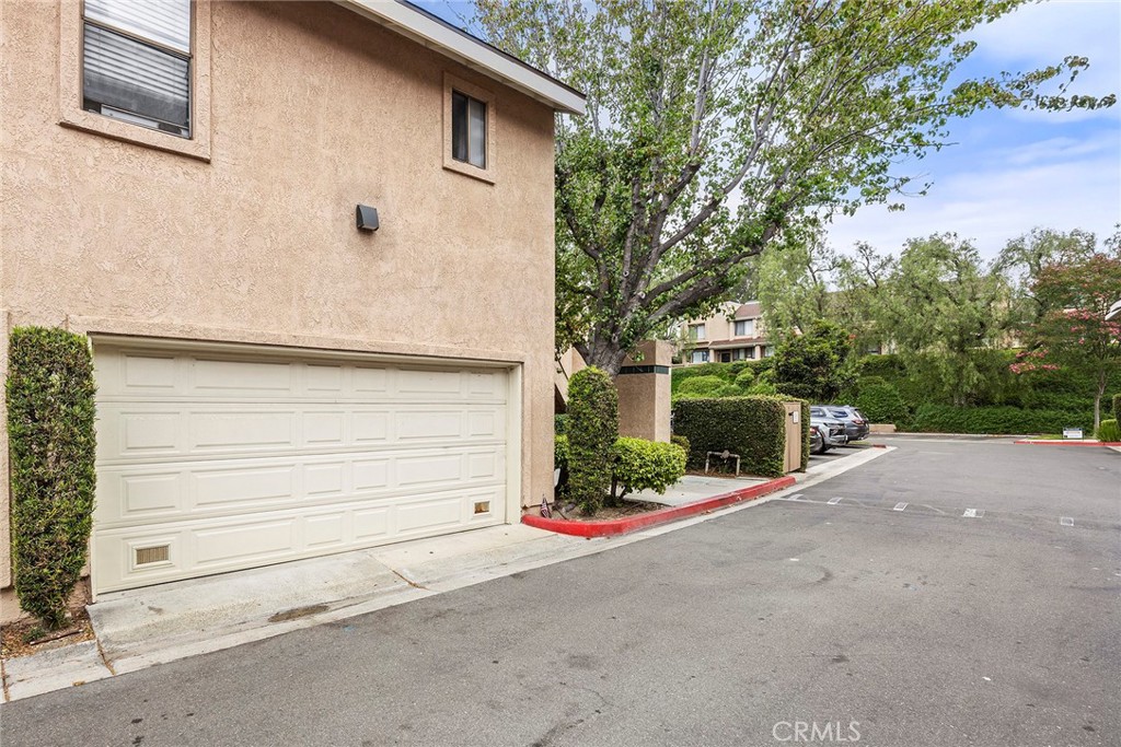 5722 E Stillwater