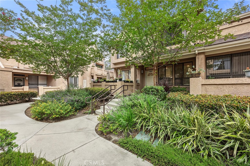 5722 E Stillwater