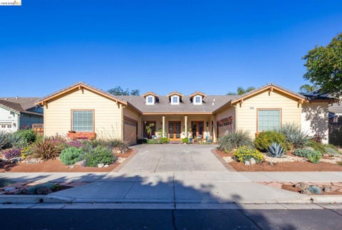 Photo of 2835 Hawthorn Ct CT, Brentwood, CA 94513 (MLS # 41151418)