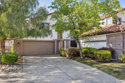 Photo of 121 Calle Nivel, Los Gatos, CA 95032 (MLS # ML82039558)