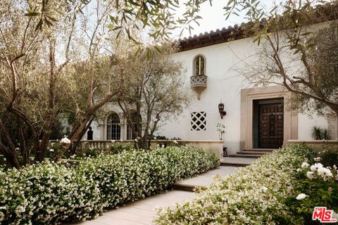 Photo of 703 N Arden Drive, Beverly Hills, CA 90210 (MLS # 26820181)