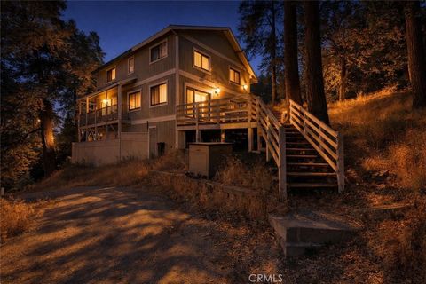 Photo of 25389 Oak Glen, Twin Peaks, CA 92391 (MLS # CV26056183)