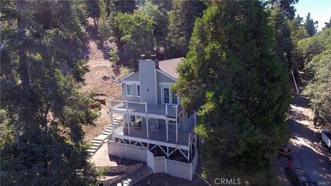 Photo of 25389 Oak Glen, Twin Peaks, CA 92391 (MLS # CV26056183)