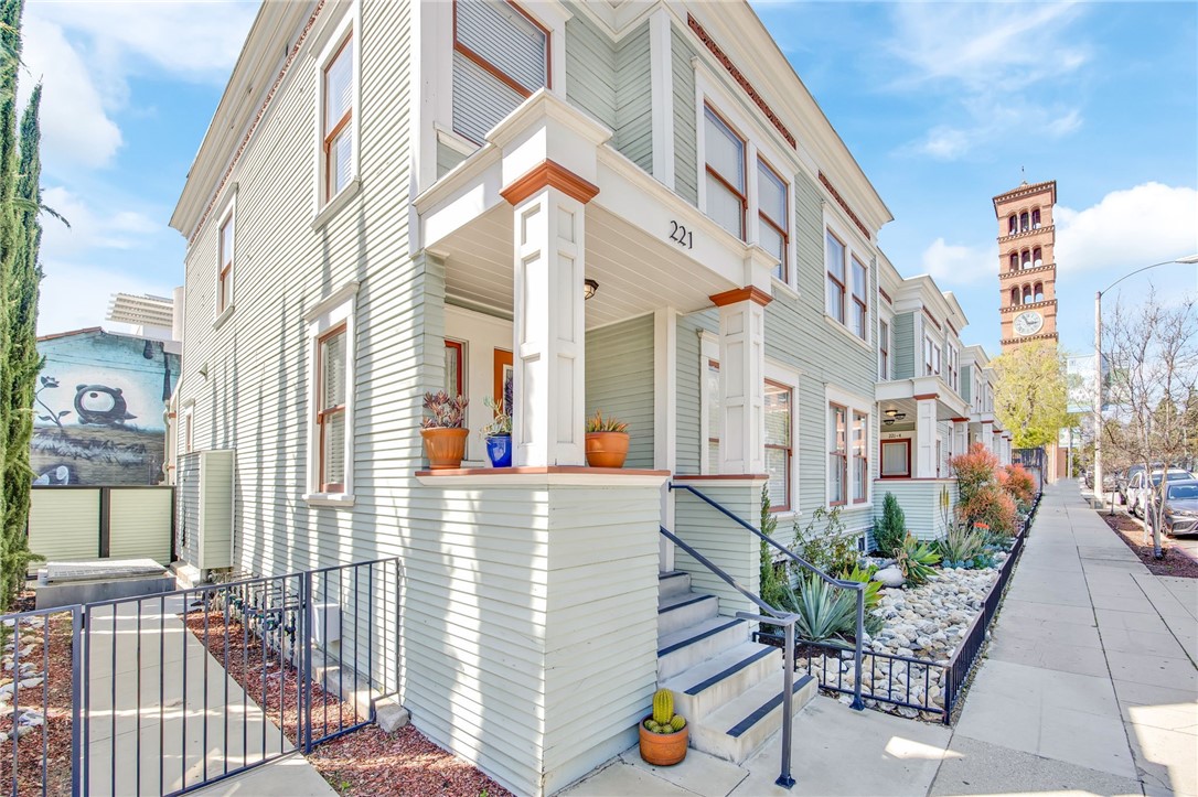 221 N Raymond Avenue