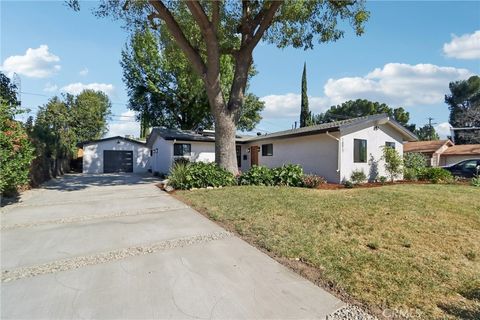 Photo of 16817 Index Street, Granada Hills, CA 91344 (MLS # SR26028137)