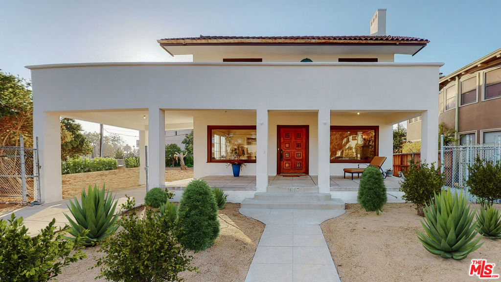Properties 3 1867 Wellington Road