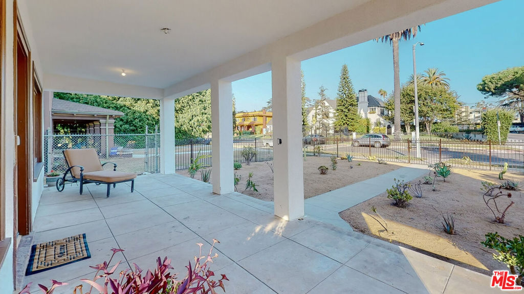 Properties 4 1867 Wellington Road