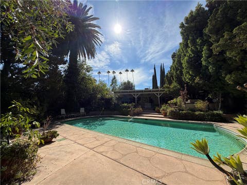 Photo of 5412 Encino Ave. AVE, Encino, CA 91316 (MLS # SR26180205)