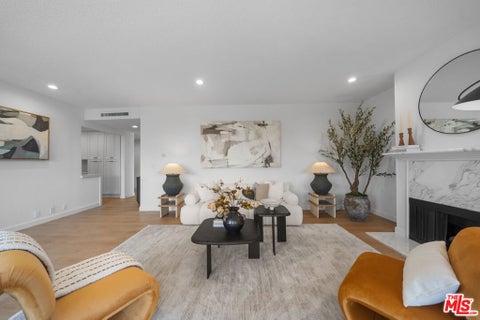 Photo of 4477 Wilshire Boulevard #308, Los Angeles, CA 90010 (MLS # 26872077)