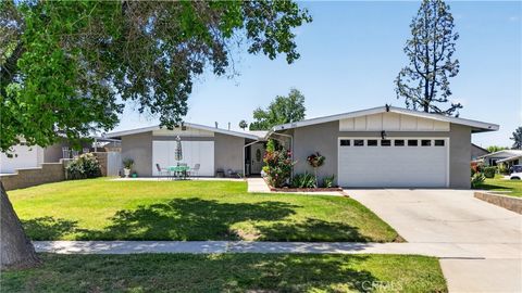 Photo of 331 Lido Street, Redlands, CA 92374 (MLS # IV26100207)