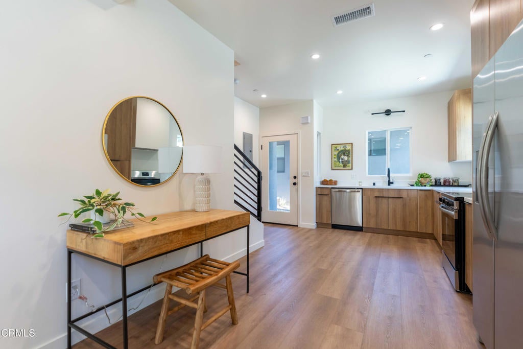 2222 1/2 Dorris Place