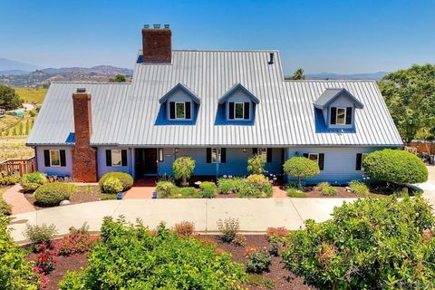 2511 Via Rancheros Fallbrook CA 92028