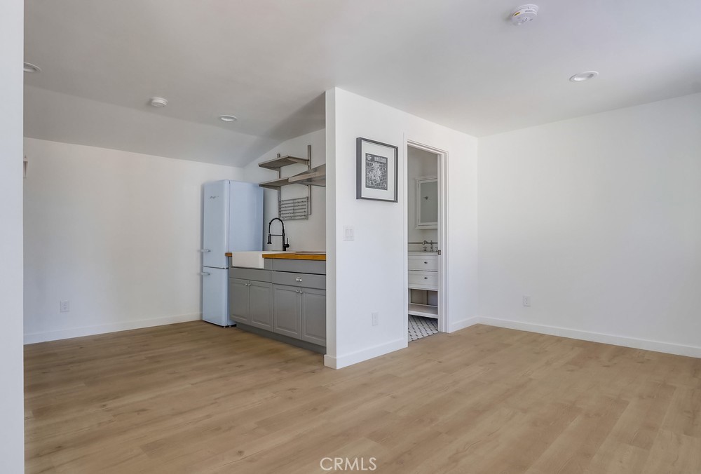 554 S Lemon Street B