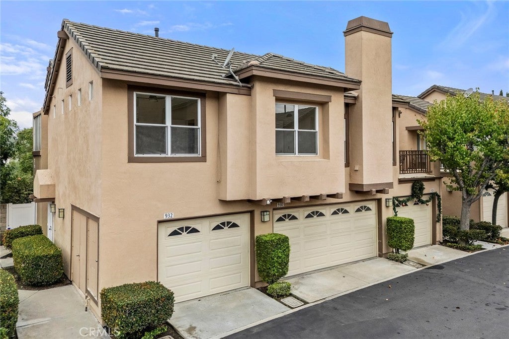 932 S Country Glen Way