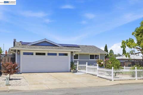 Photo of 5619 Willkie Pl, Fremont, CA 94538 (MLS # 41138631)