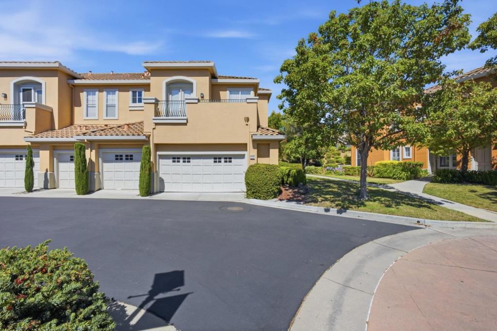 5352 Silver Garden Way