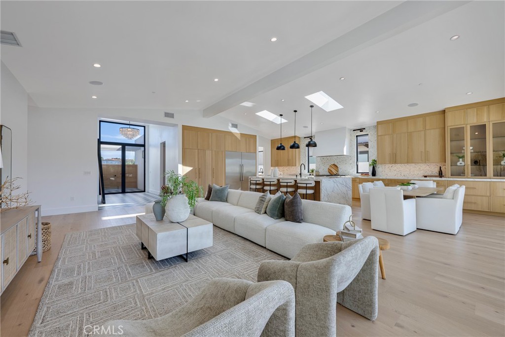 Corona del Mar South of PCH (CDMS) - Residential