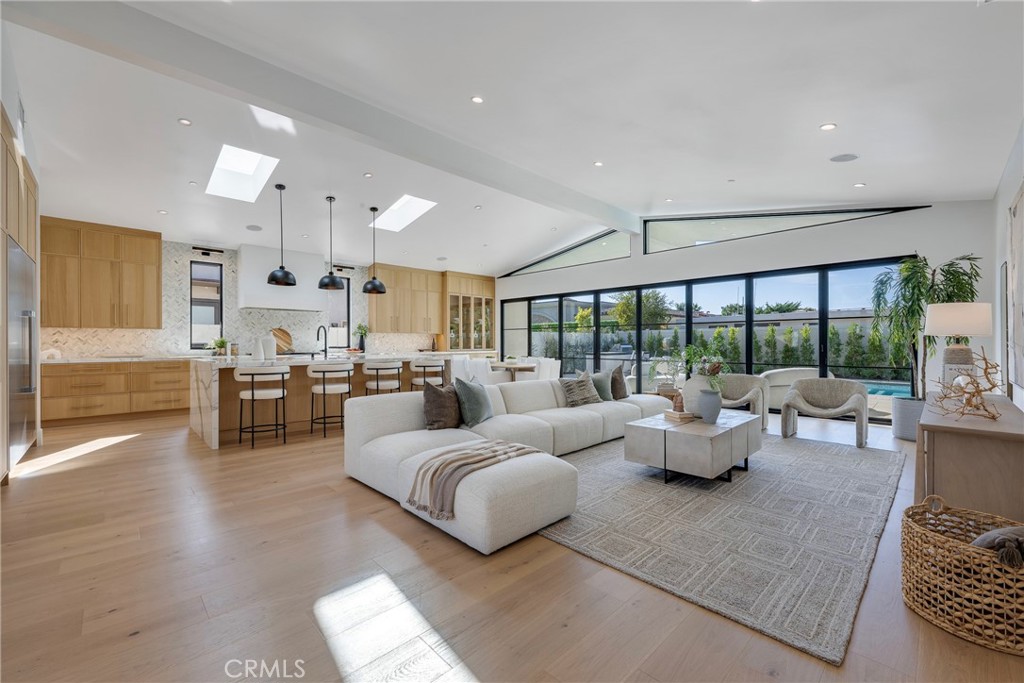 Corona del Mar South of PCH (CDMS) - Residential