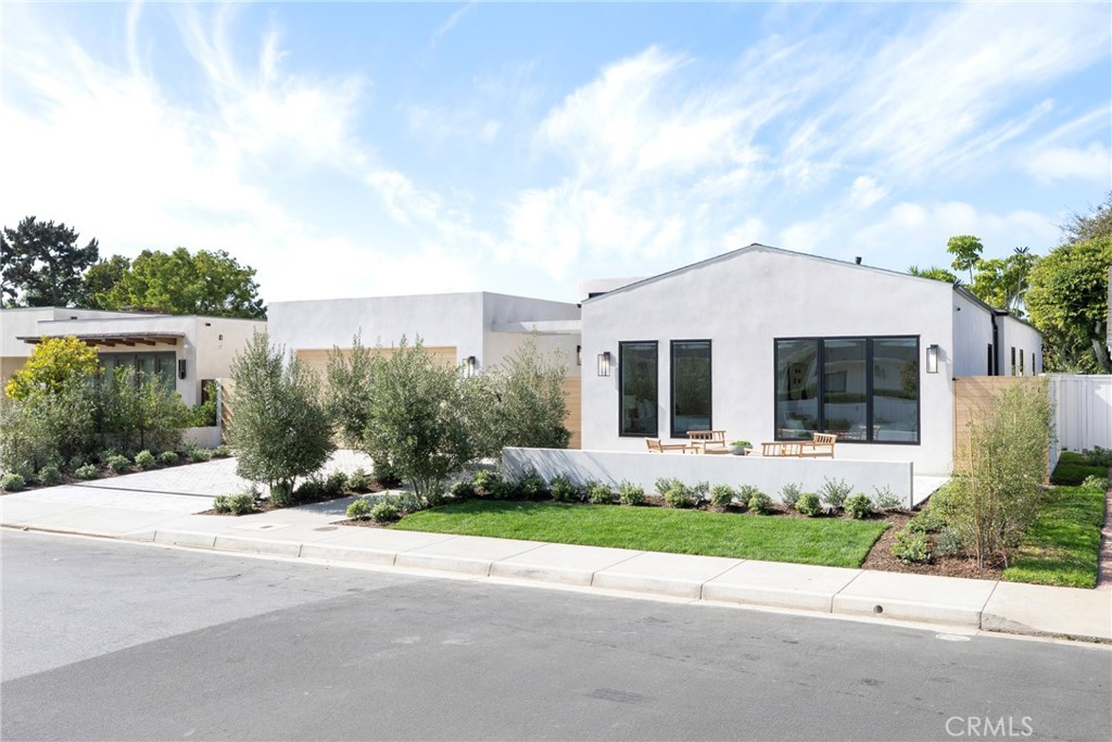 Corona del Mar South of PCH (CDMS) - Residential