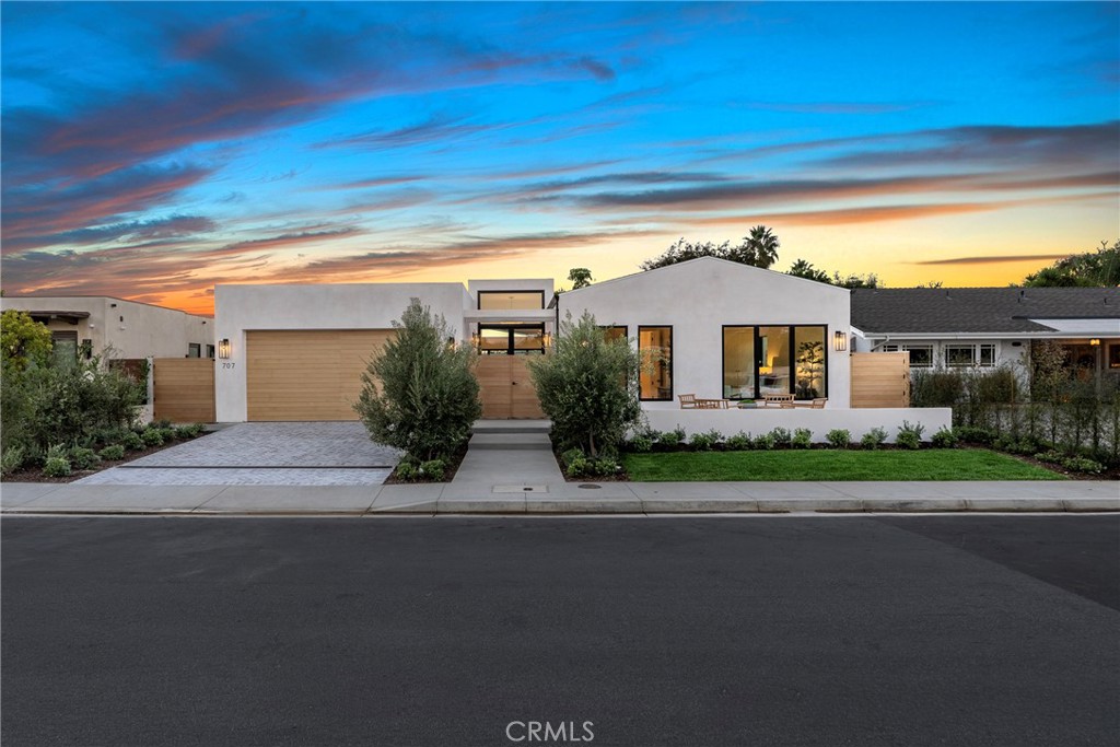 Corona del Mar South of PCH (CDMS) - Residential