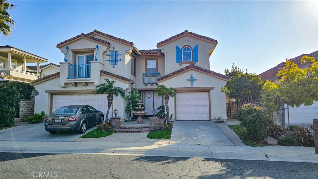 Short or long term lease (short-term premium applies). Fully furnished. Highly upgraded home in about 3600 sf (with office addition). 5 bedrooms (one ensuite downstairs), 4.5 bathrooms, living room, family room, formal dining room, office, gorgeous scissor staircase, fireplace, 2 sinks in the kitchen, covered patio at the backyard. Solar panels, 2 built-in EV chargers, and water softener. Located in the gated Rancho Conejo Village, behind Amgen campus. 2 community pools. Minutes to 101 freeway, Oaks Mall, and numerous restaurants and other entertainments.
Tenant responsible for all utilities.
