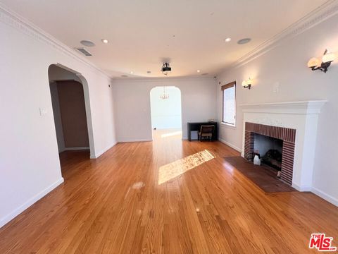 Photo of 2652 S Bedford Street, Los Angeles, CA 90034 (MLS # 26638417)