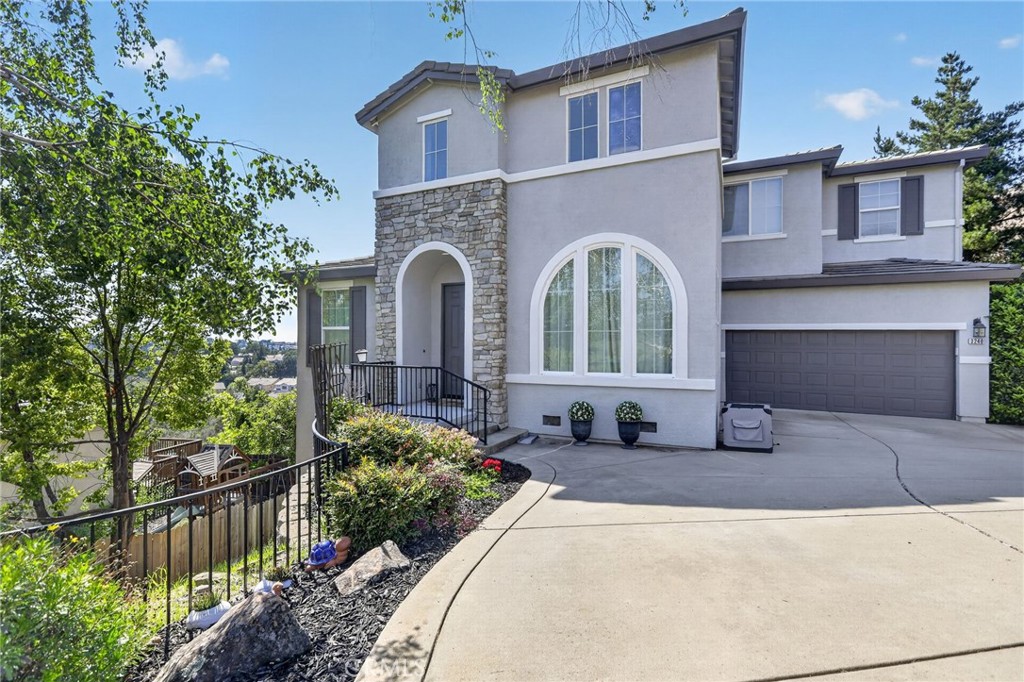 3240 Rancho Tierra Court