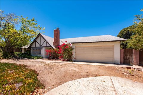 Photo of 2665 Calle Limonero, Thousand Oaks, CA 91360 (MLS # SR26148374)