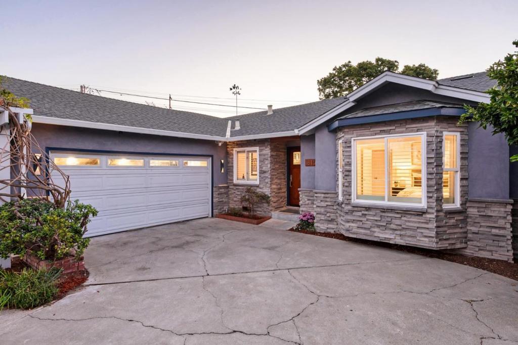1815 Clare Court