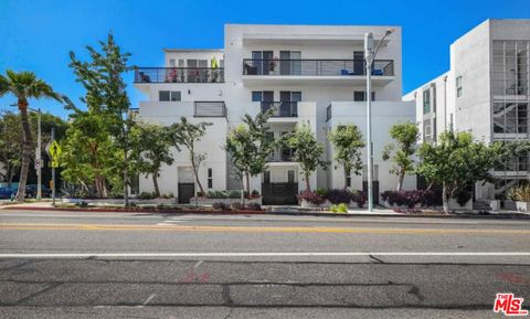 Photo of 1283 Havenhurst Drive #204, West Hollywood, CA 90046 (MLS # 26636953)