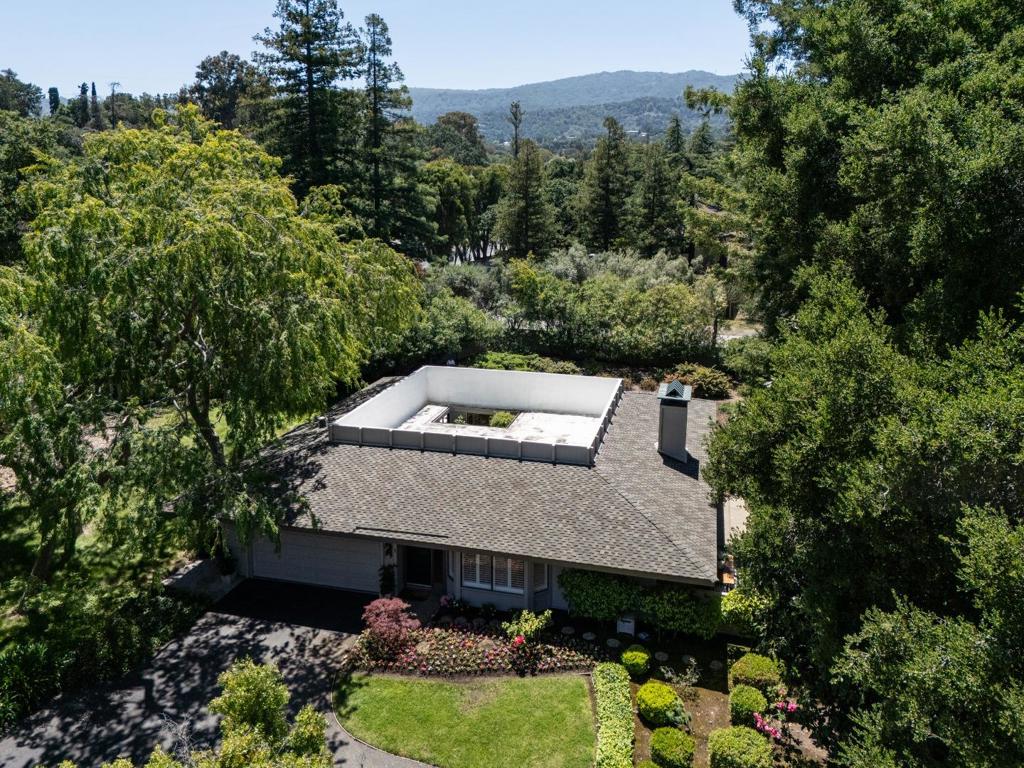1 Bay Tree Lane