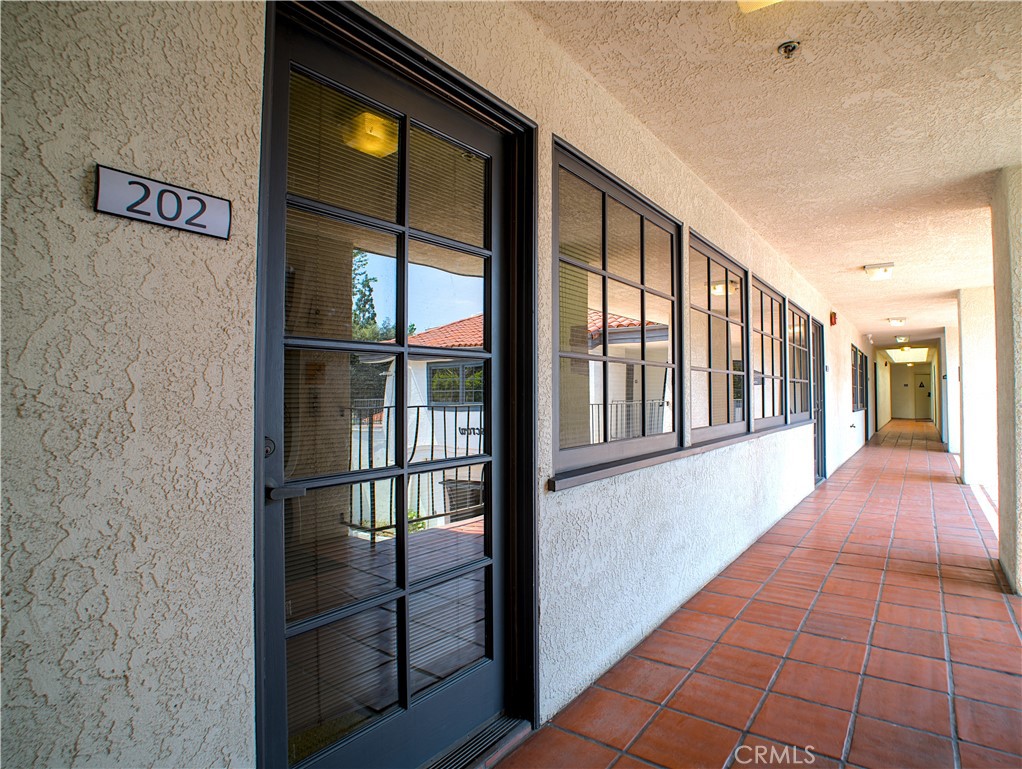 1611 E 4th Street 202