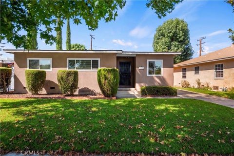 Photo of 5835 E Adderley Drive, Long Beach, CA 90808 (MLS # PW26208847)