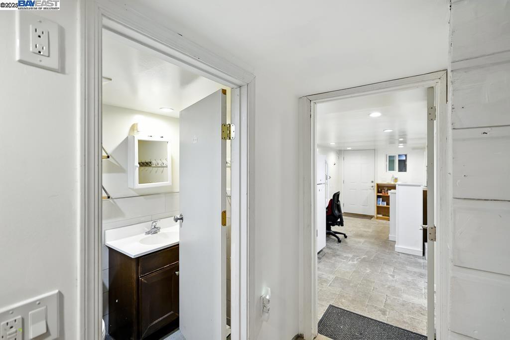 NOB HILL - Residential Income