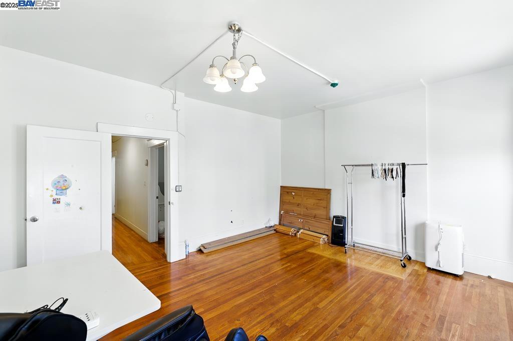 NOB HILL - Residential Income