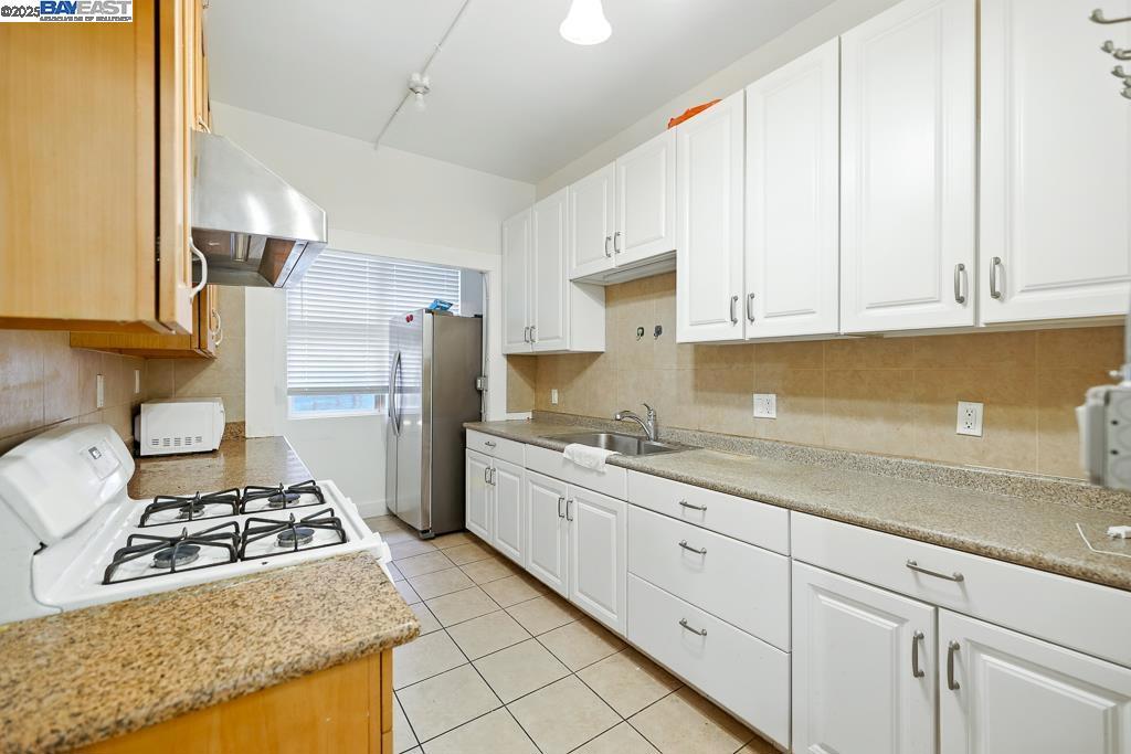 NOB HILL - Residential Income