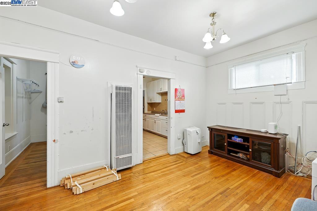 NOB HILL - Residential Income