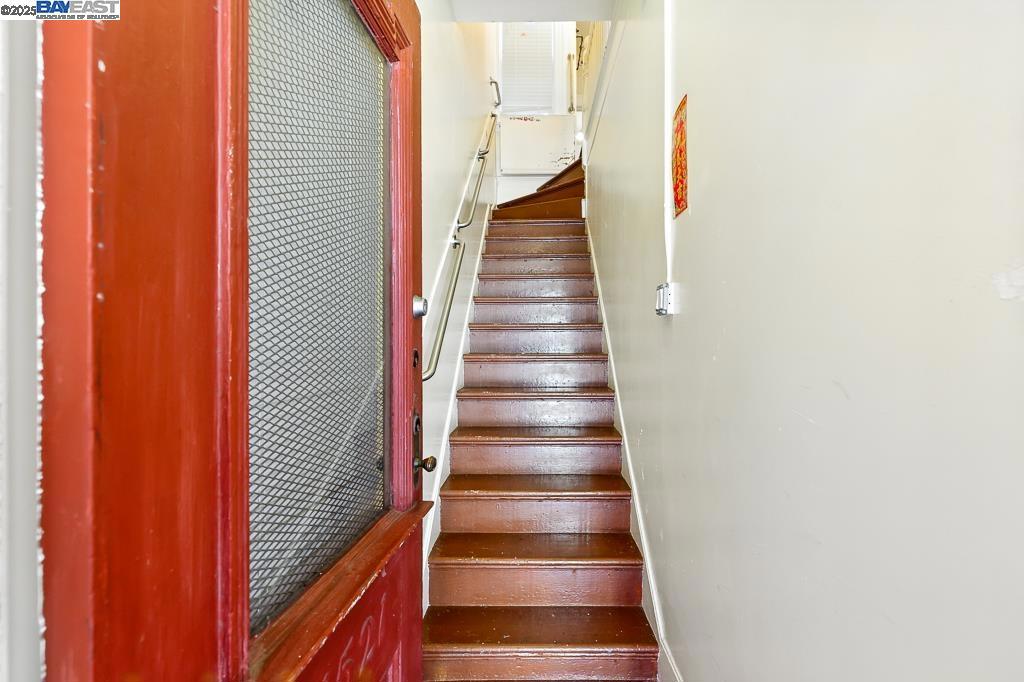 NOB HILL - Residential Income